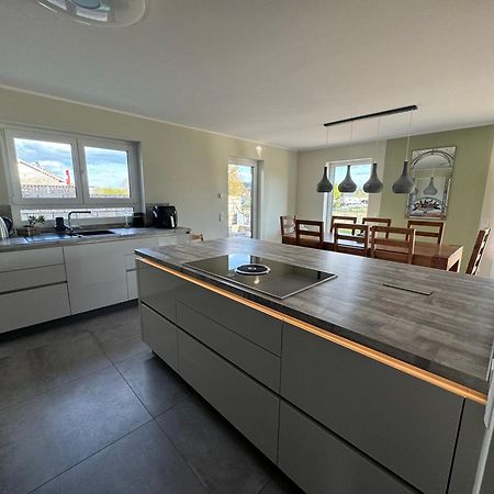 Modernes Ferienhaus In Uedersdorf Buitenkant foto