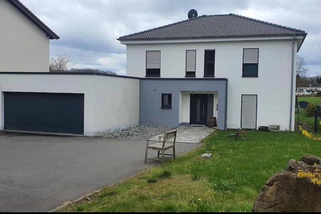 Modernes Ferienhaus In Uedersdorf Buitenkant foto